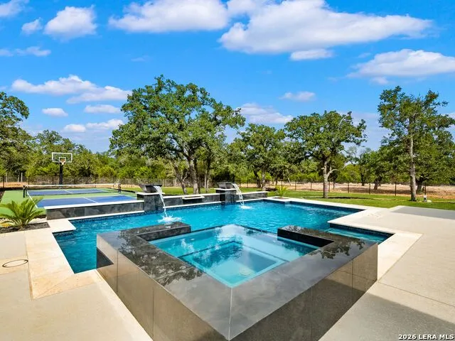 59 RANCH HEIGHTS Fair Oaks Ranch, TX 78015