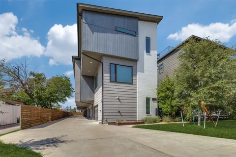 1715 Bennett Avenue #101