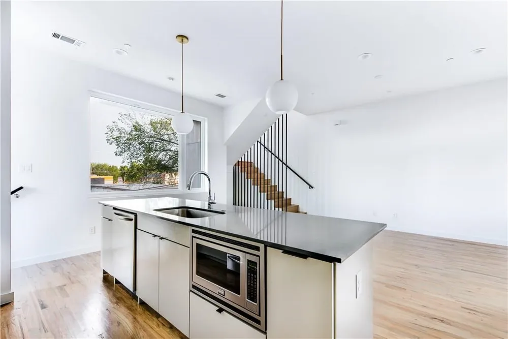 1715 Bennett Avenue #101 Dallas, TX 75206