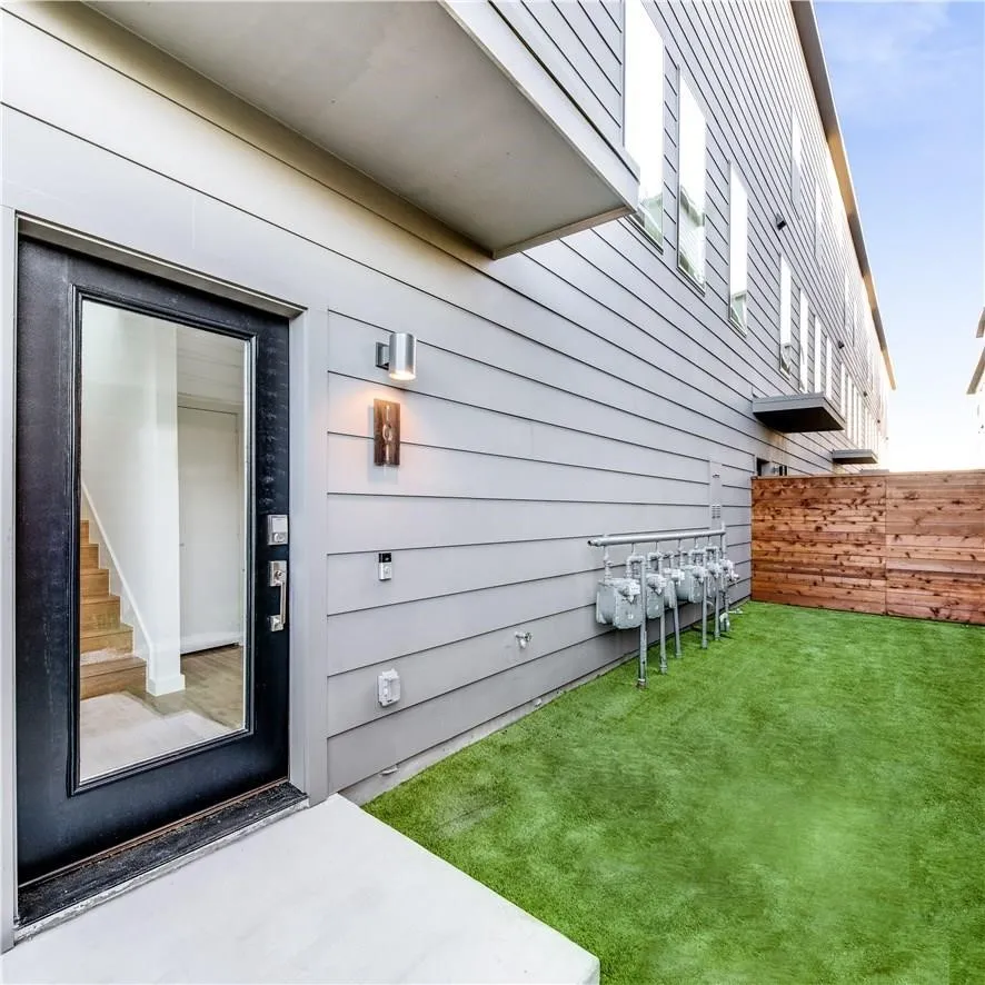 1715 Bennett Avenue #101 Dallas, TX 75206
