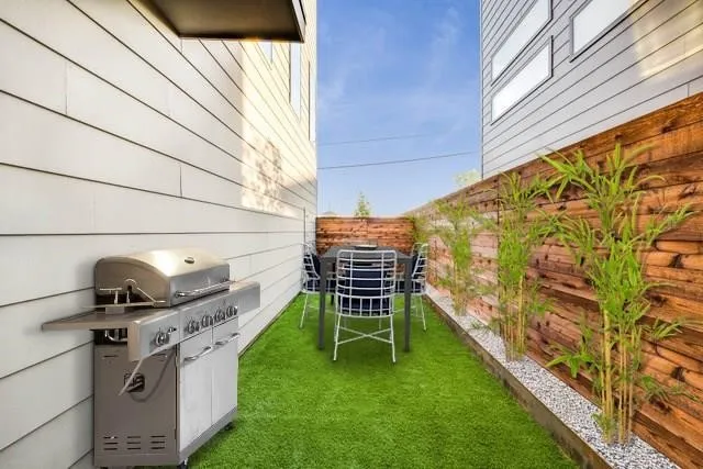 1715 Bennett Avenue #101 Dallas, TX 75206