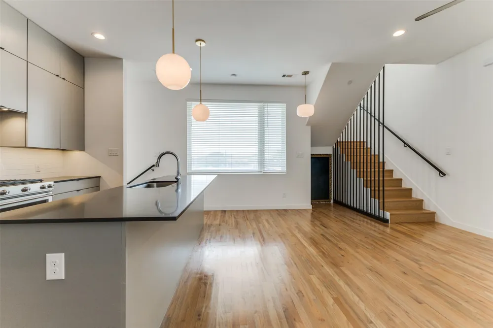 1715 Bennett Avenue #101 Dallas, TX 75206