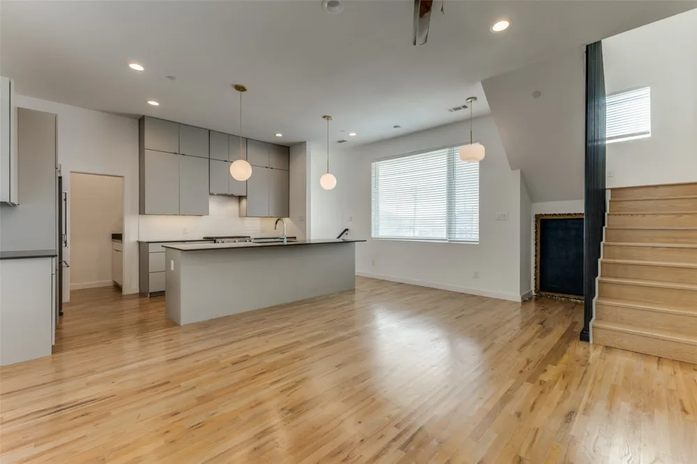 1715 Bennett Avenue #101 Dallas, TX 75206