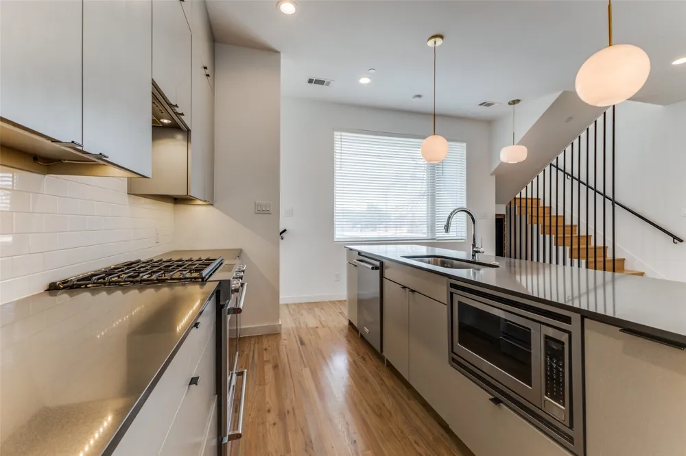 1715 Bennett Avenue #101 Dallas, TX 75206