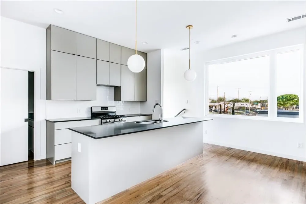 1715 Bennett Avenue #101 Dallas, TX 75206