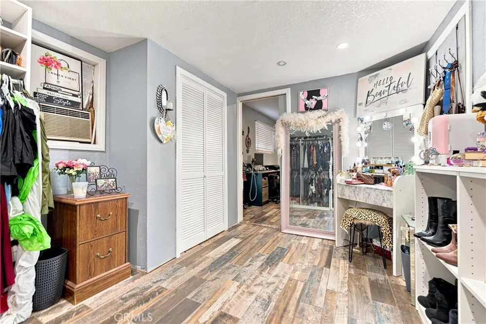 13009 9th Chino, CA 91710