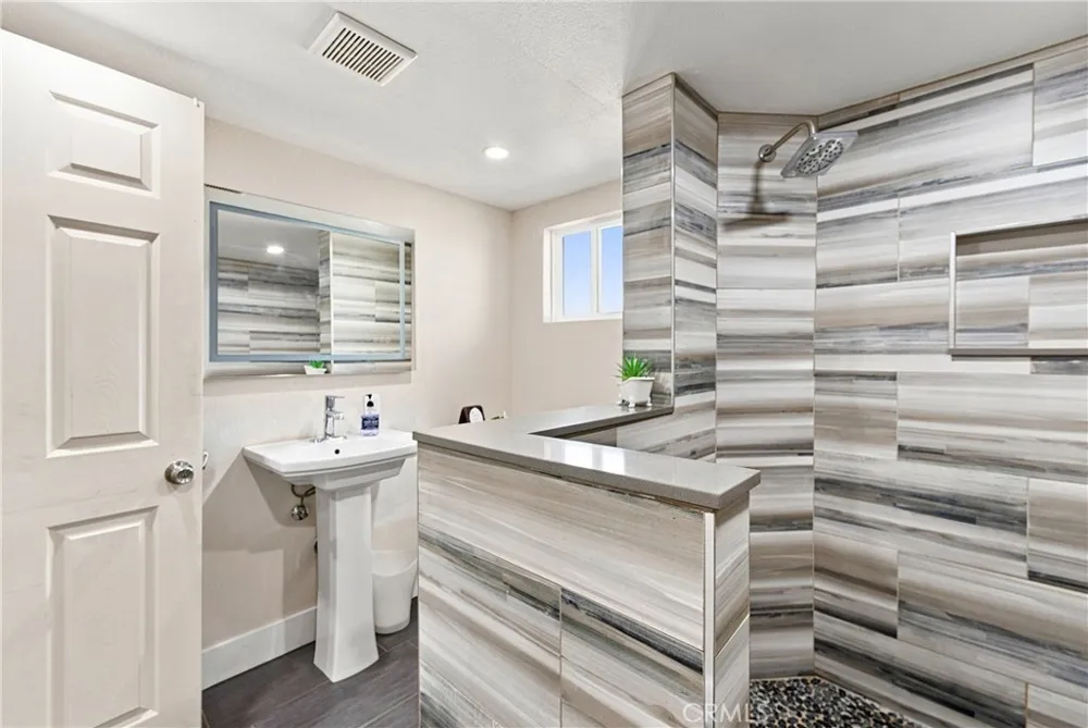 13009 9th Chino, CA 91710