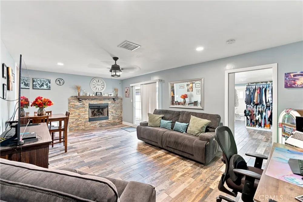 13009 9th Chino, CA 91710
