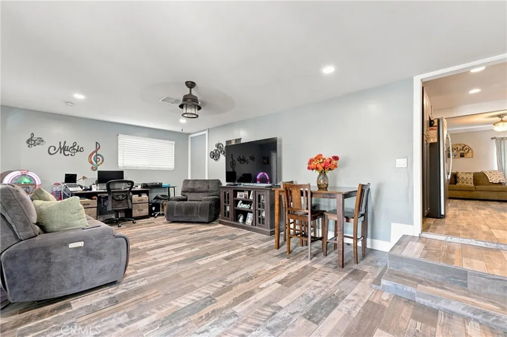 13009 9th Chino, CA 91710