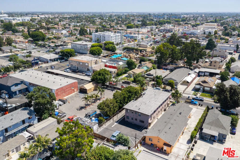 1433 E 61st Street Los Angeles, CA 90001