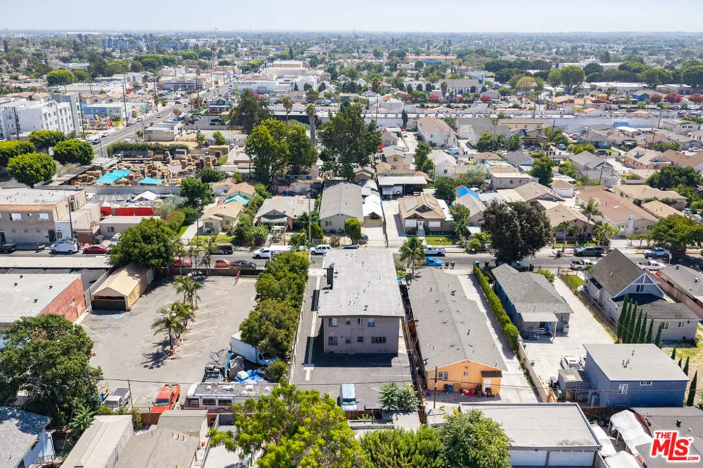 1433 E 61st Street Los Angeles, CA 90001
