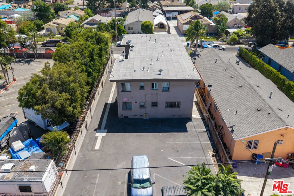 1433 E 61st Street Los Angeles, CA 90001