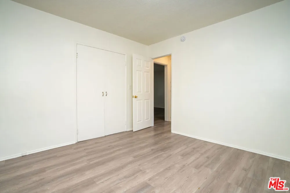 1433 E 61st Street Los Angeles, CA 90001
