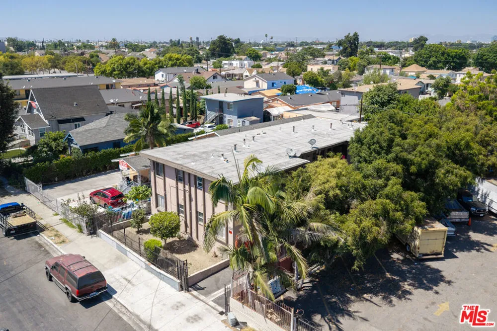1433 E 61st Street Los Angeles, CA 90001