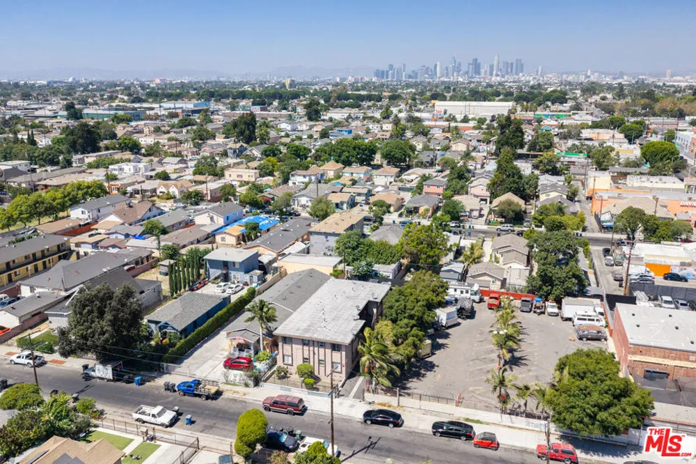1433 E 61st Street Los Angeles, CA 90001