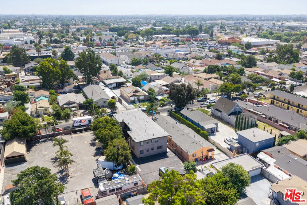 1433 E 61st Street Los Angeles, CA 90001