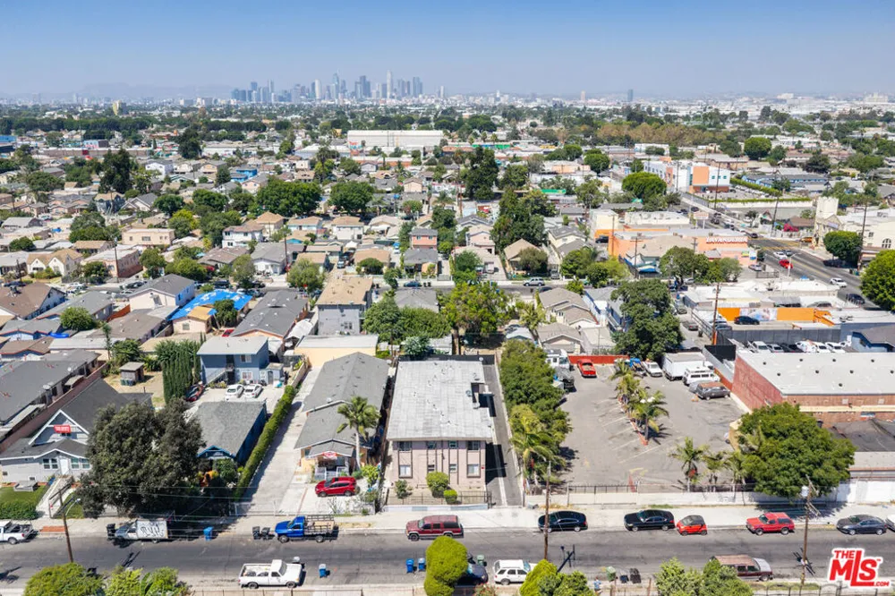 1433 E 61st Street Los Angeles, CA 90001