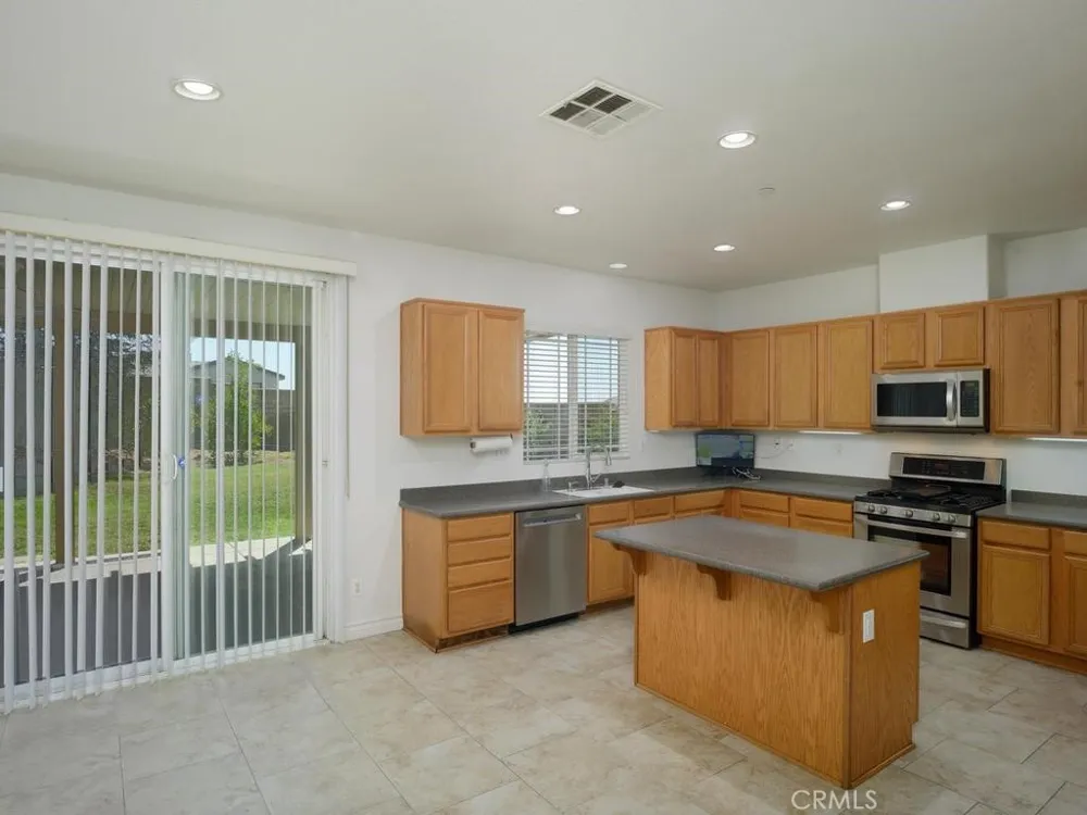 6895 Caitlin San Bernardino, CA 92407