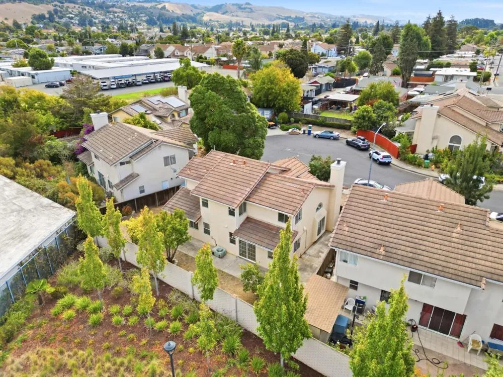 24933 Avocado Court Hayward, CA 94544