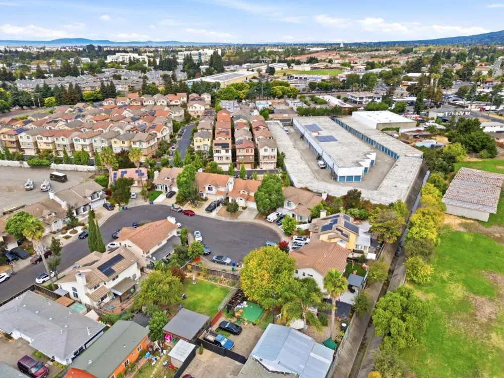24933 Avocado Court Hayward, CA 94544