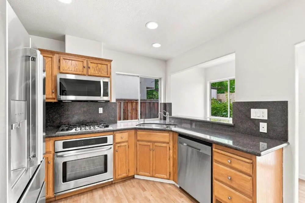 24933 Avocado Court Hayward, CA 94544