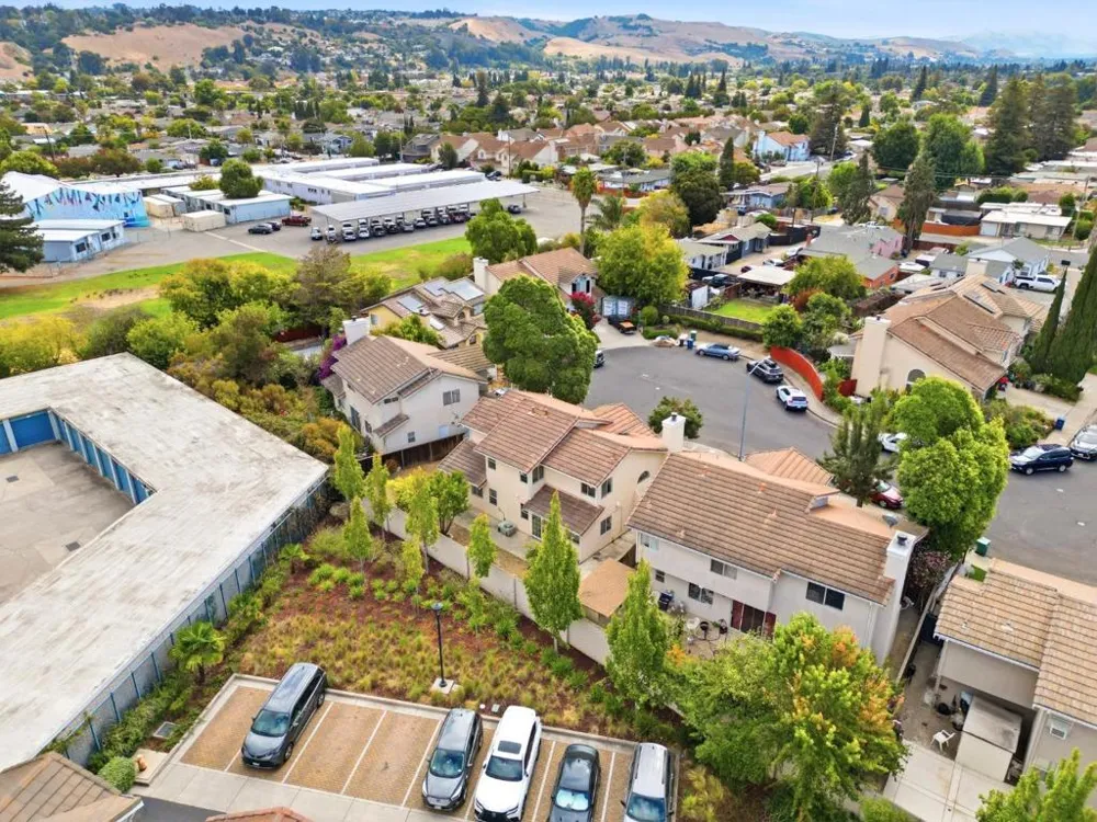 24933 Avocado Court Hayward, CA 94544