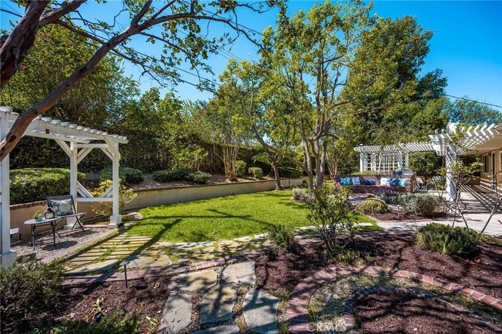 5121 Santa Fe Street Yorba Linda, CA 92886