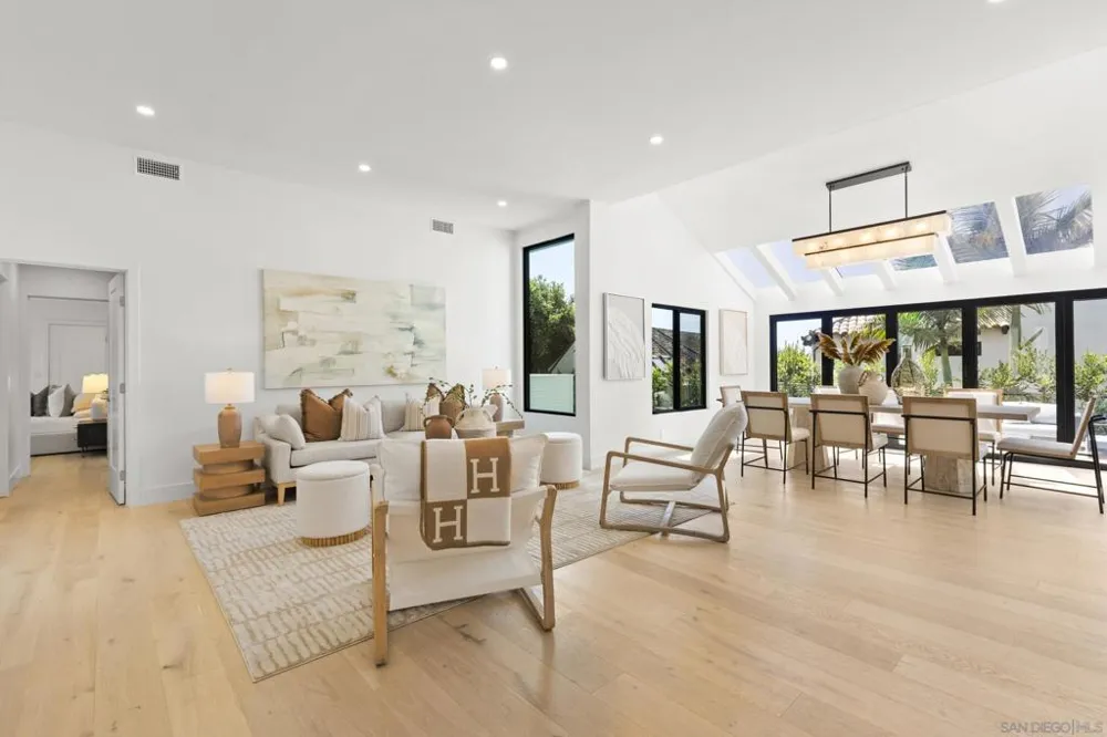 5912 La Jolla Blvd La Jolla, CA 92037