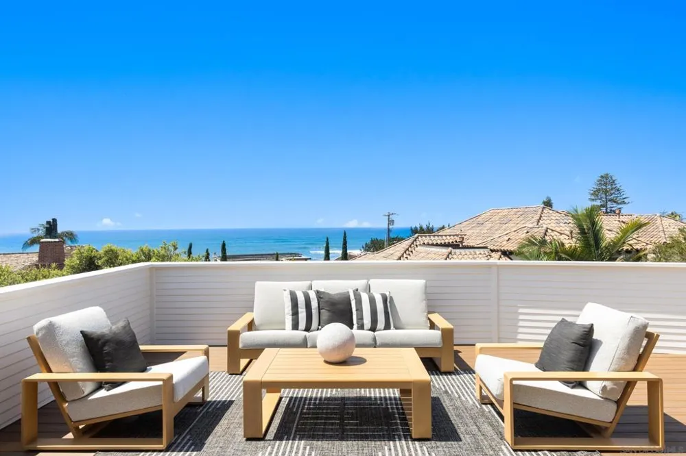 5912 La Jolla Blvd La Jolla, CA 92037