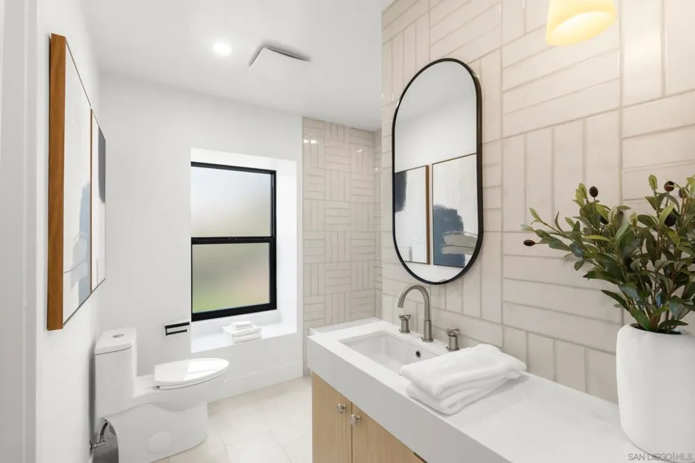 5912 La Jolla Blvd La Jolla, CA 92037