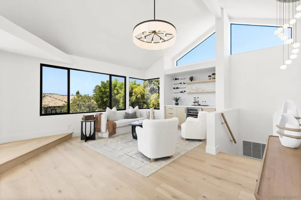 5912 La Jolla Blvd La Jolla, CA 92037