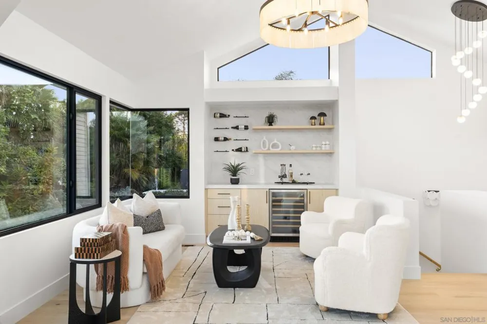 5912 La Jolla Blvd La Jolla, CA 92037