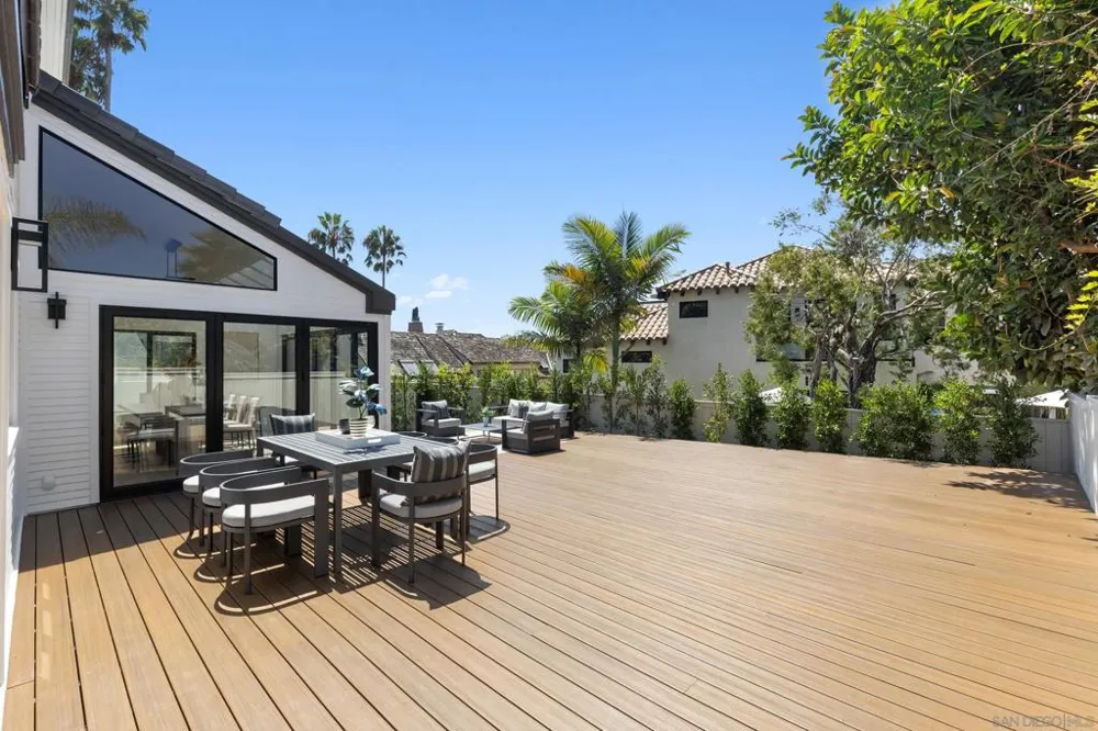 5912 La Jolla Blvd La Jolla, CA 92037