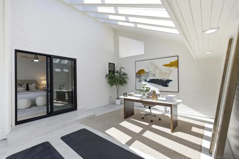 5912 La Jolla Blvd La Jolla, CA 92037