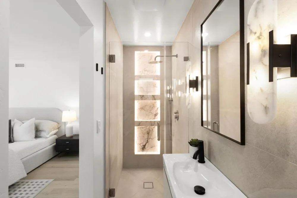 5912 La Jolla Blvd La Jolla, CA 92037