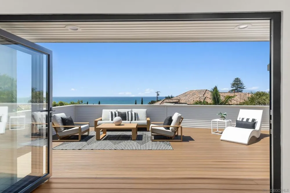 5912 La Jolla Blvd La Jolla, CA 92037