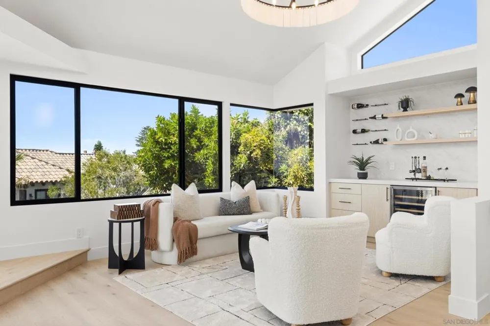 5912 La Jolla Blvd La Jolla, CA 92037