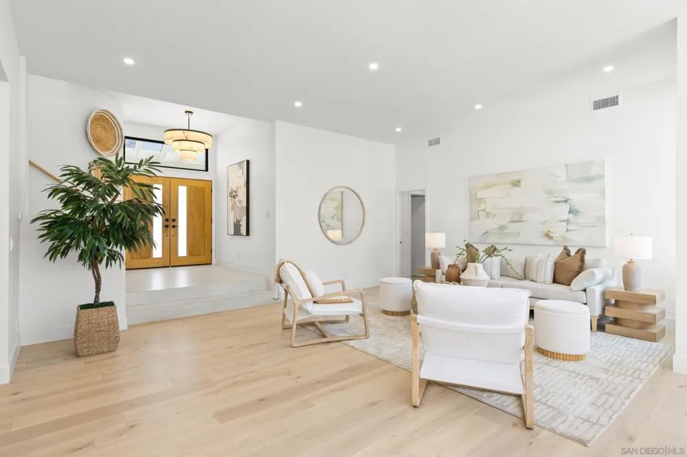 5912 La Jolla Blvd La Jolla, CA 92037