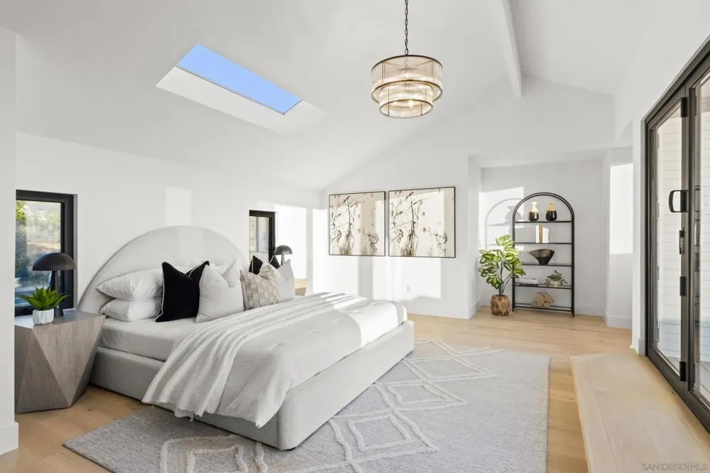 5912 La Jolla Blvd La Jolla, CA 92037