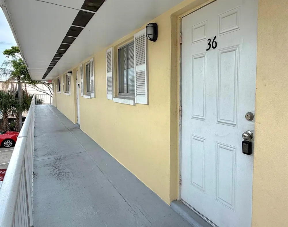 1501 CRESCENT CIRCLE #D36 Lake Park, FL 33403