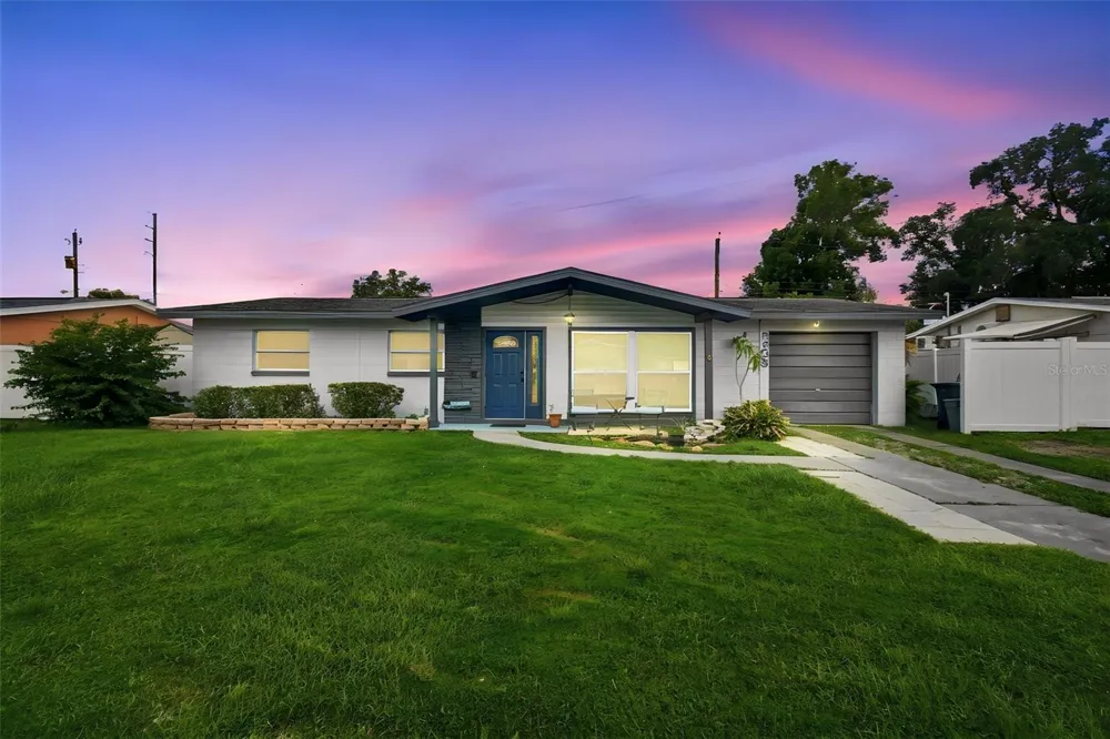 2609 AUBURN AVENUE W Tampa, FL 33614