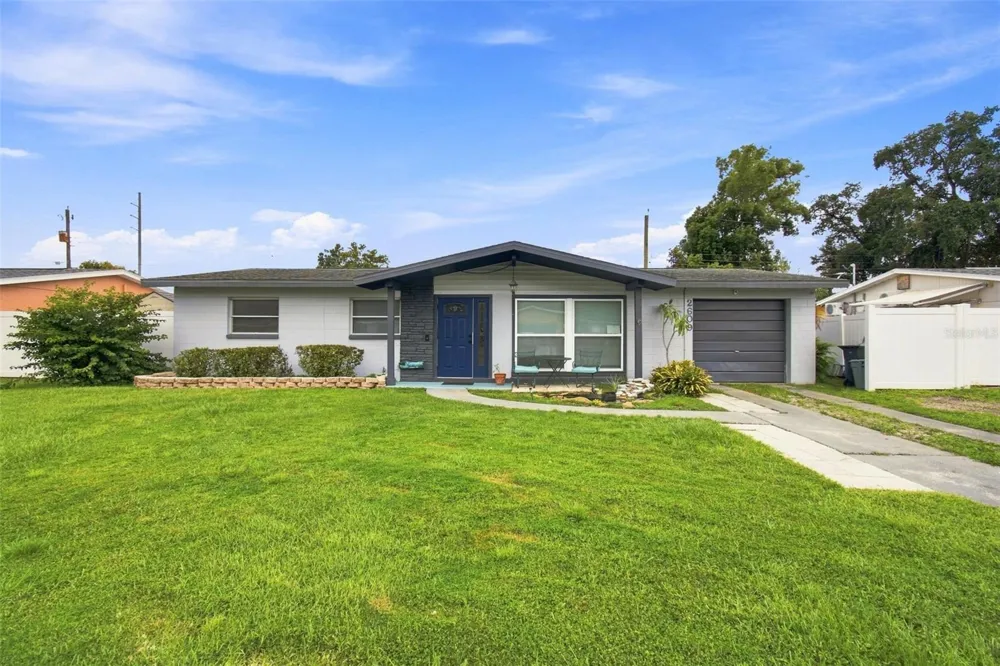2609 AUBURN AVENUE W Tampa, FL 33614