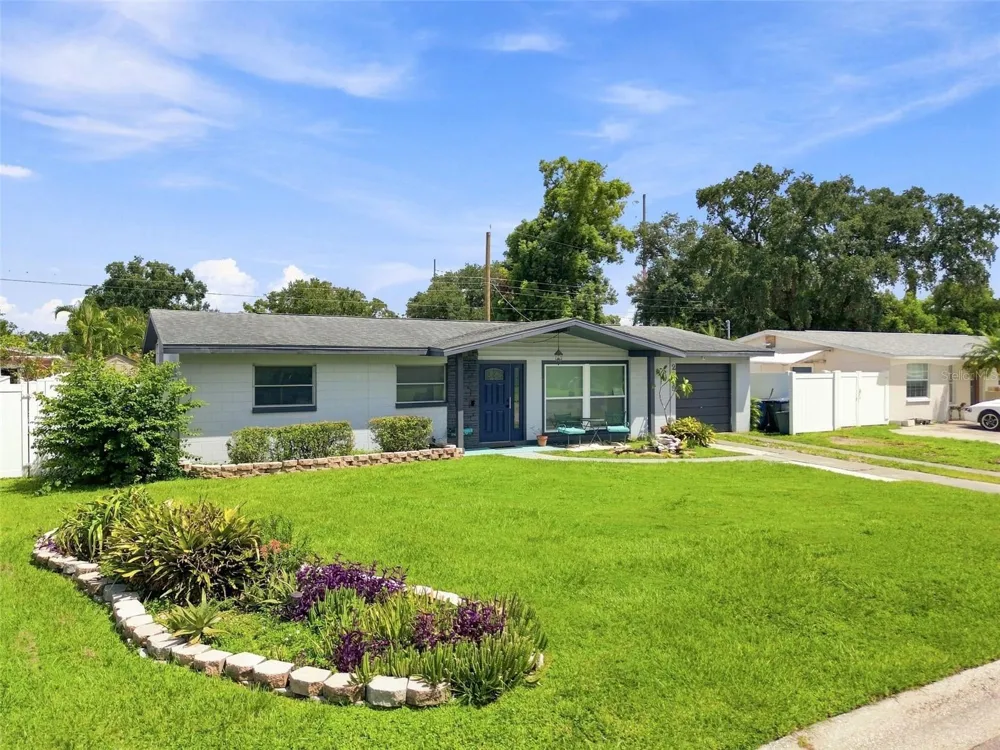 2609 AUBURN AVENUE W Tampa, FL 33614