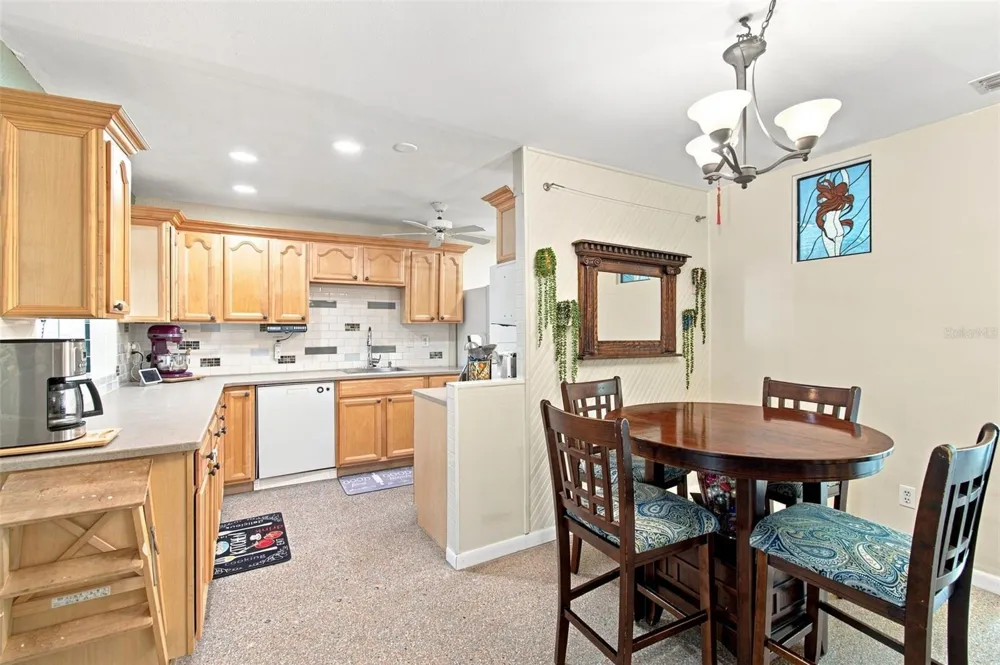 2609 AUBURN AVENUE W Tampa, FL 33614