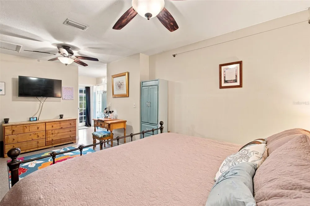 2609 AUBURN AVENUE W Tampa, FL 33614