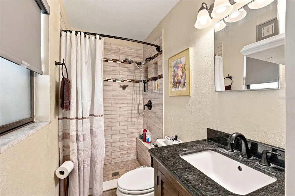 2609 AUBURN AVENUE W Tampa, FL 33614