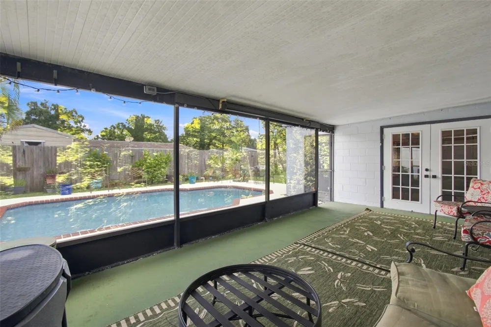 2609 AUBURN AVENUE W Tampa, FL 33614