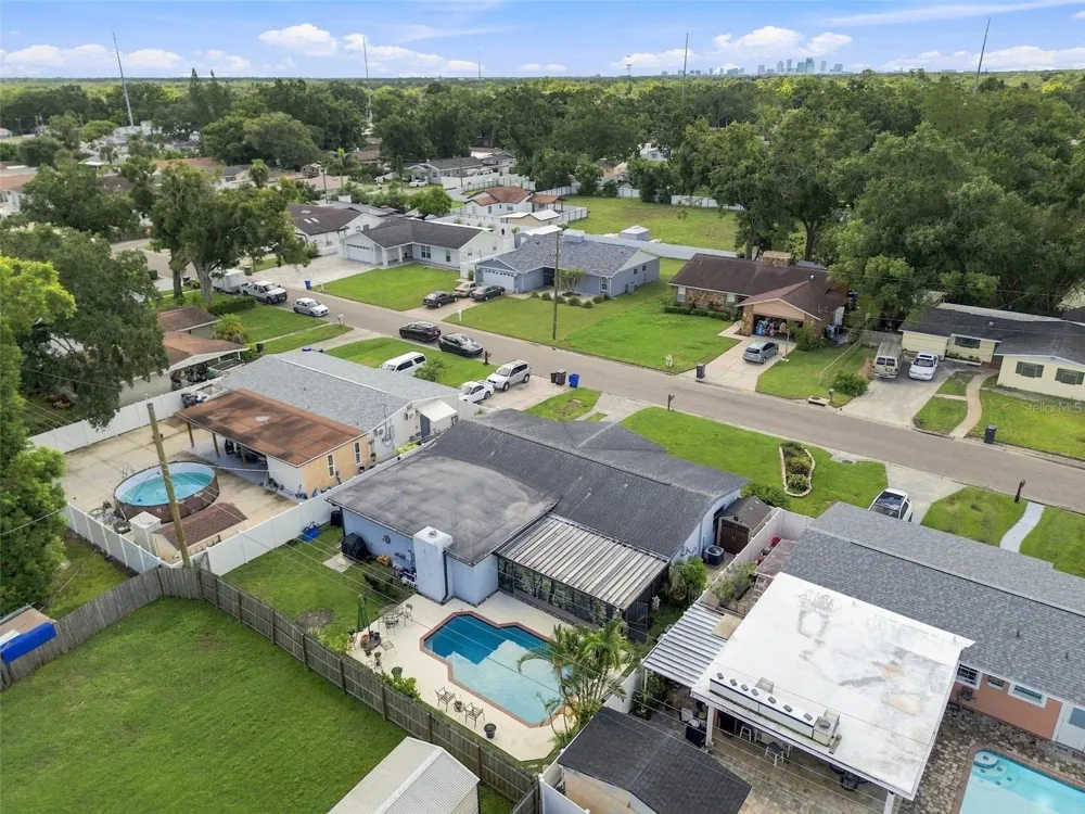 2609 AUBURN AVENUE W Tampa, FL 33614