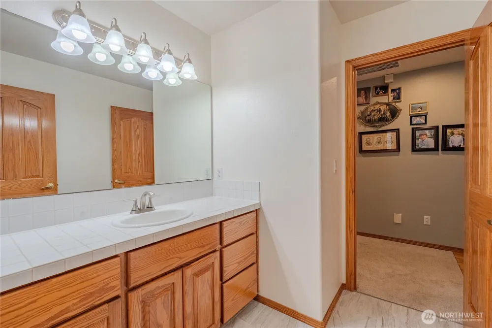 10800 NW 13th Place Salmon Creek, WA 98685
