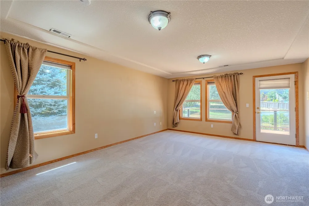 10800 NW 13th Place Salmon Creek, WA 98685
